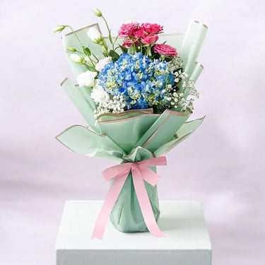 Appealing Roses & Hydrangea Bouquet